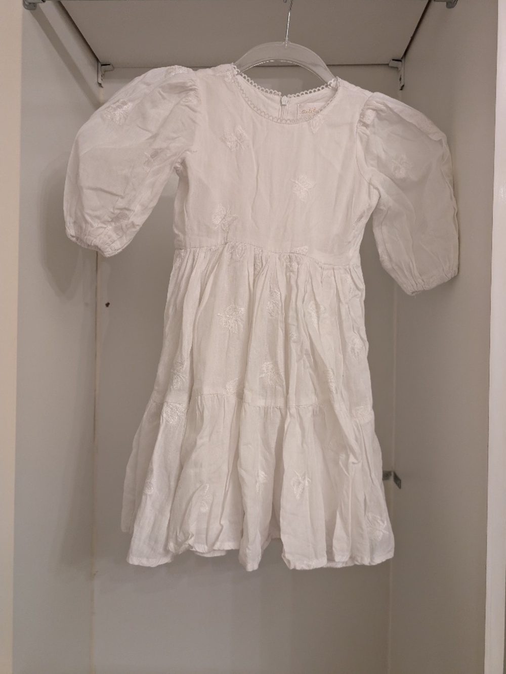 Petite Amalie Girls White Embroidered Puff Sleeve Dress Size 5